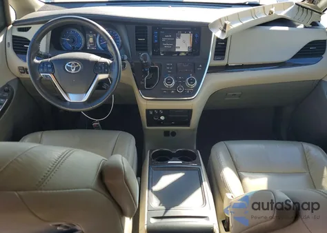 2016 Toyota Sienna z USA, uszkodzony, nr VIN 5TDYK3DC3GS744377